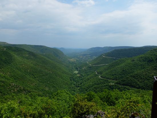 Panorama depuis le site de la grotte de Labeil