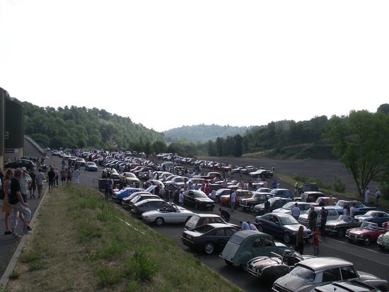 Toutes ces autos ont traversé Clermont.